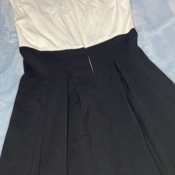 Nine West, size 2, cream and black scoop neck, sleeveless dress. - Picture 6 of 11